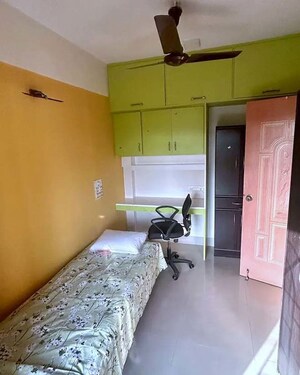 Room in  Pg at Kandivali East – for Rent