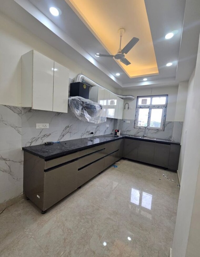 Kitchen, sector 57 3 Bedroom 2100 Sq.Ft. Builder Floor In Sector 57 Gurgaon 10698776