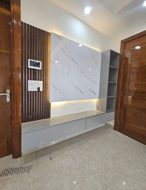 Room in 3 BHK Builder Floor at Sector 57 – for Rent