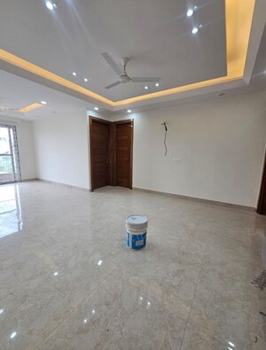 Living Room in 3 BHK Builder Floor at Sector 57 – for Rent