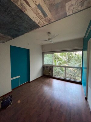Room in 2 BHK Apartment at Godrej Central, Chembur – for Rent