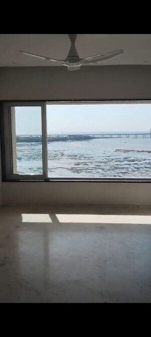 Room in 3 BHK Apartment at Krypton Twin Tower, Prabhadevi – for Rent