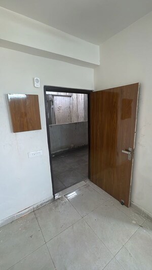Room in 2 BHK Apartment at Shree Energy Classic Homes, Raj Nagar Extension – for Rent
