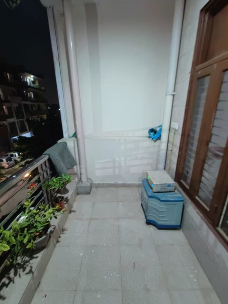 Balcony, sector 52 3 Bedroom 2000 Sq.Ft. Builder Floor In Sector 52 Gurgaon 10698809