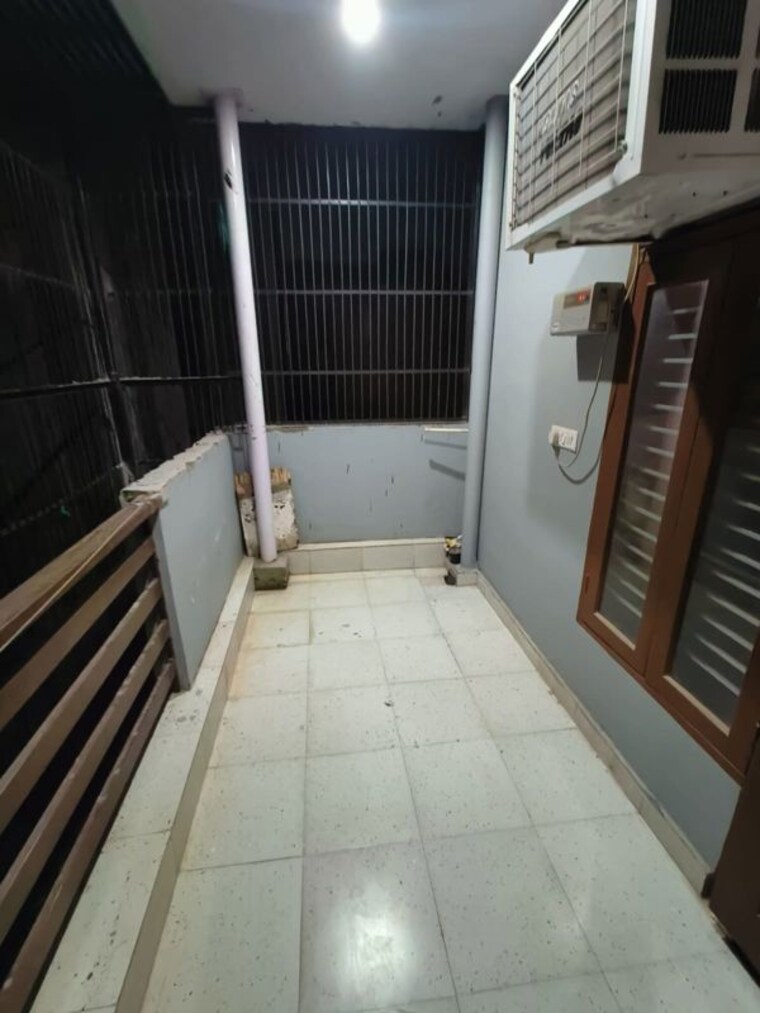 Balcony, sector 52 3 Bedroom 2000 Sq.Ft. Builder Floor In Sector 52 Gurgaon 10698809