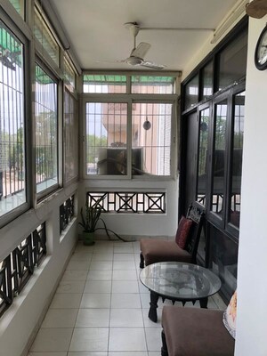 Balcony in 3 BHK Builder Floor at Sector 52 – for Rent