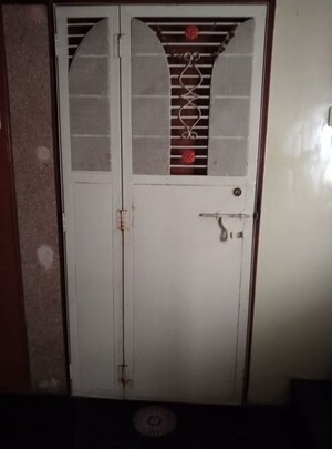 2 BHK Apartment – Entrance View at Mahatma Society - for Rent