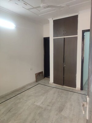 Room in 3 BHK Apartment at Vipul World Floors, Sector 48 – for Rent