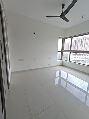 2 BHK Apartment For Rent in Kalpataru Paramount A, Thane West