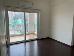 Room in 2 BHK Apartment at Shree Vardhman Victoria, Sector 70 – for Rent