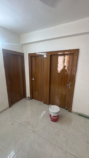 Room in 2 BHK Apartment at Shree Energy Classic Homes, Raj Nagar Extension – for Rent