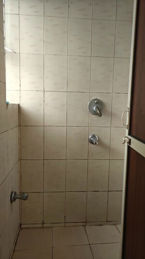 Bathroom in 1 BHK Apartment at Vasant Kunj – for Rent