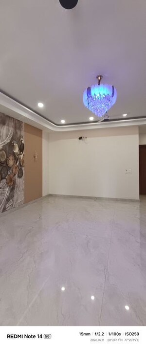 Room in 3 BHK Builder Floor at Sector 86 – for Sale