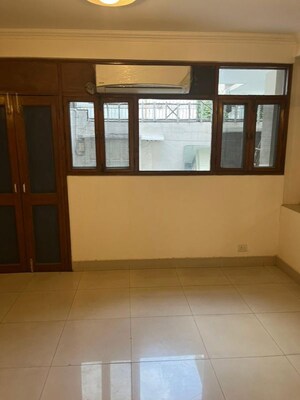 Room in 5 BHK Independent House at Golf Links – for Rent