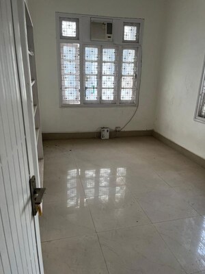 Room in 5 BHK Independent House at Golf Links – for Rent