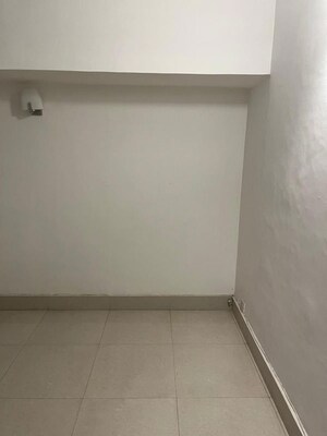 Room in 5 BHK Independent House at Golf Links – for Rent