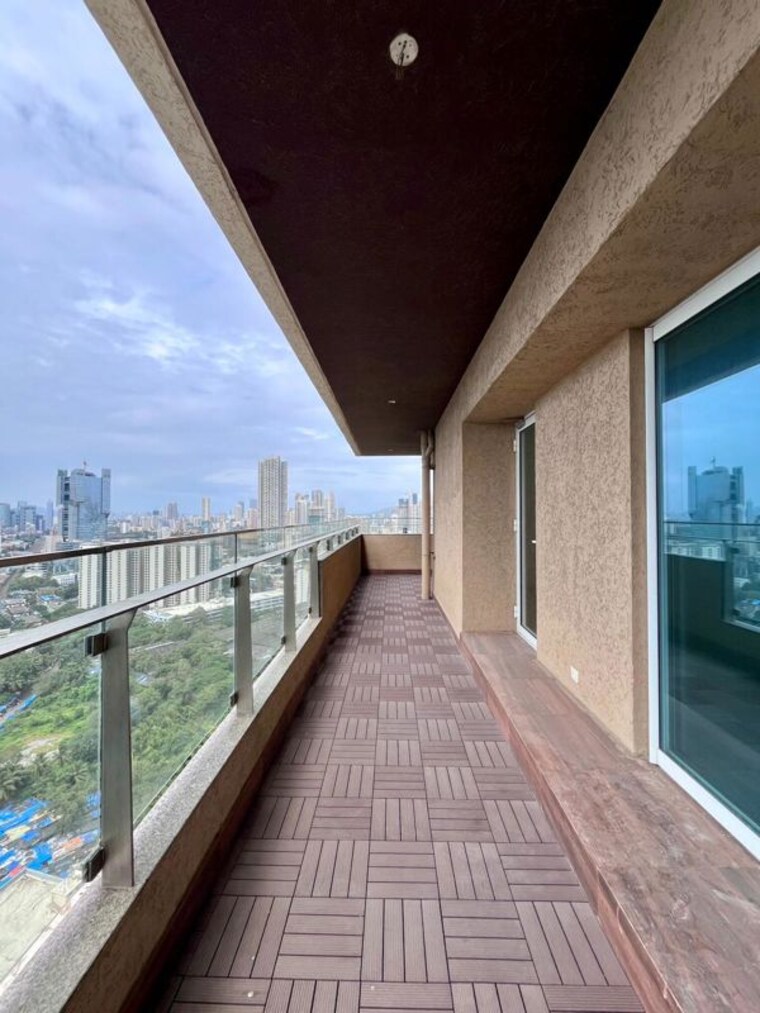 Balcony, lokhandwala-minerva-mahalaxmi 3 Bedroom 1650 Sq.Ft. Apartment In Mahalaxmi Mumbai 10698919
