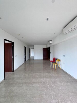 Room in 3 BHK Apartment at Lokhandwala Minerva Mahalaxmi, Mahalaxmi – for Rent