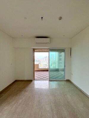 Room in 3 BHK Apartment at Lokhandwala Minerva Mahalaxmi, Mahalaxmi – for Rent