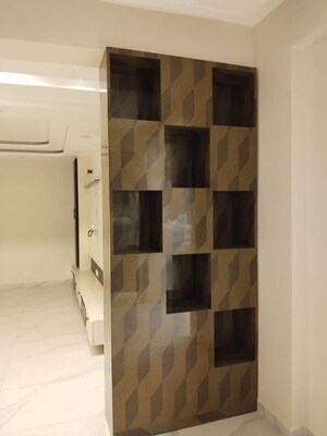 Room in 3 BHK Apartment at Vip Road – for Sale