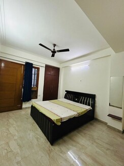 2 BHK +Builder Floor For Rent in Sector 52