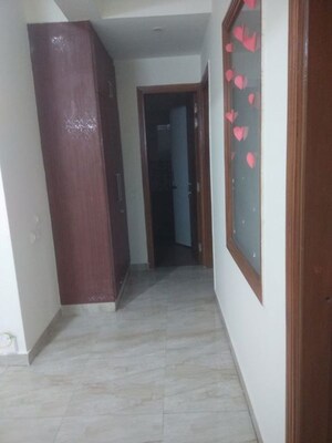  2 BHK Builder Floor at Sector 52 – for Rent