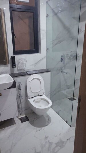 Bathroom in 1 BHK Builder Floor at Sector 23 – for Rent