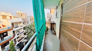 Balcony in 2 BHK Builder Floor at Sector 52 – for Rent