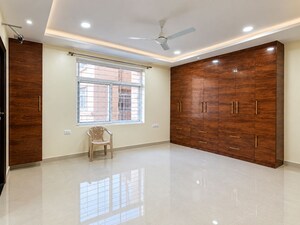 Room in 3 BHK Apartment at Aditya Capitol Heights, Hi Tech City – for Rent