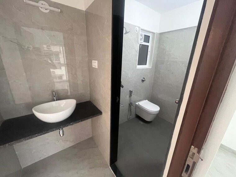 Bathroom, mohite-mrugank 2.5 Bedroom 735 Sq.Ft. Apartment In Chembur Mumbai 10698931