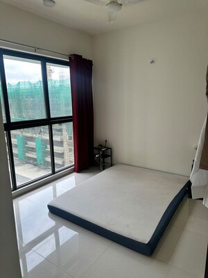 Room in 2 BHK Apartment at L And T Seawoods Residences, Seawoods – for Rent