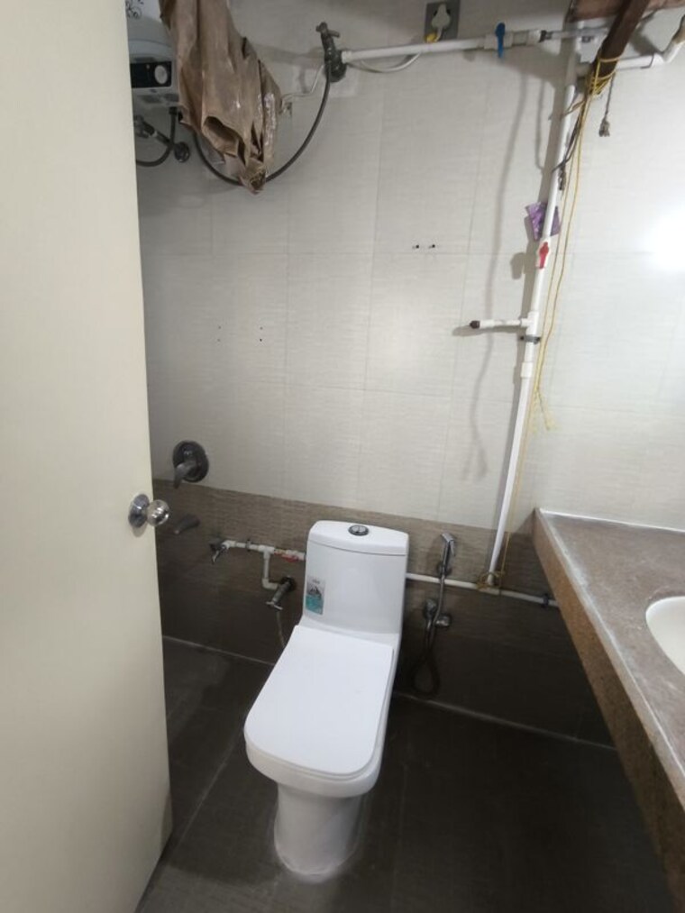 Bathroom, shreyas-palladium-grand 3 Bedroom 1350 Sq.Ft. Apartment In Dhanori Pune 10699000