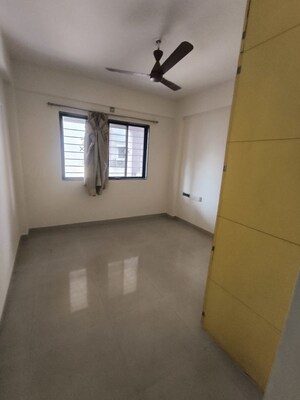 Room in 3 BHK Apartment at Shreyas Palladium Grand, Dhanori – for Rent