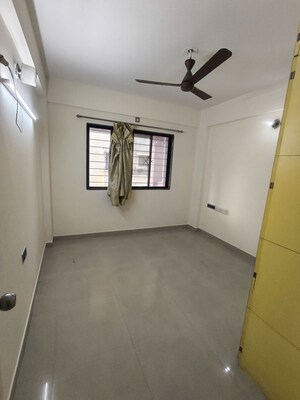 Room in 3 BHK Apartment at Shreyas Palladium Grand, Dhanori – for Rent