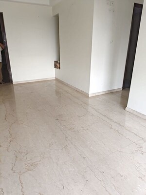 Room in 2 BHK Apartment at Kalpataru Paramount A, Thane West – for Rent