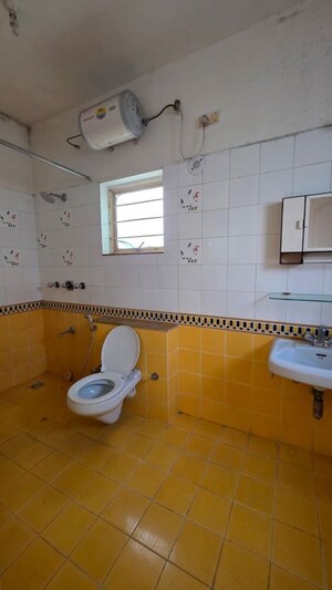 Bathroom in 4 BHK Apartment at Vascon Marigold, Kalyani Nagar – for Rent