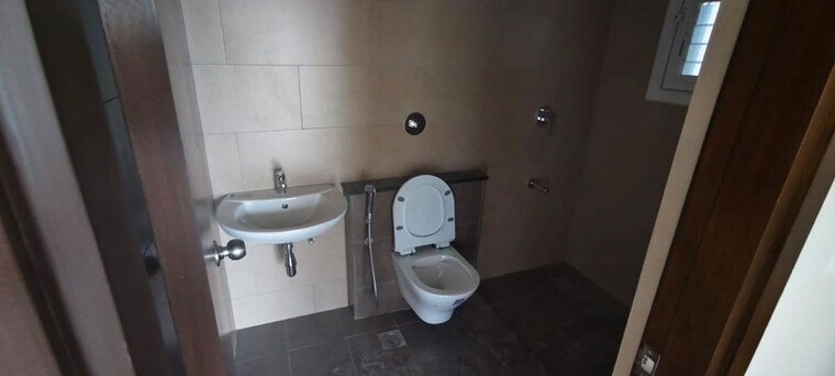 Bathroom, purva-park-hill 3 Bedroom 1938 Sq.Ft. Apartment In Kanakapura Road Bangalore 10699034