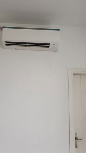 Room in 3 BHK Apartment at Mapsko Mount Ville, Sector 79 – for Rent