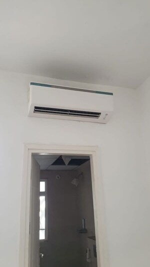 Furnished Amenities in 3 BHK Apartment at Mapsko Mount Ville, Sector 79 – for Rent