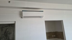 Furnished Amenities in 3 BHK Apartment at Mapsko Mount Ville, Sector 79 – for Rent