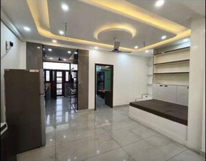 Room in 3 BHK Apartment at Vip Road – for Rent