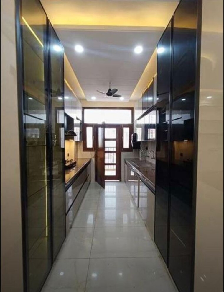 Kitchen, vip road 3 Bedroom 1550 Sq.Ft. Apartment In Vip Road Zirakpur 10699072