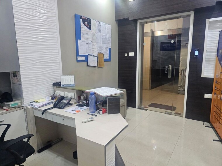 Team Area, marathon-icon Commercial Office Space 1250 Sq.Ft. In Lower Parel Mumbai 10699080
