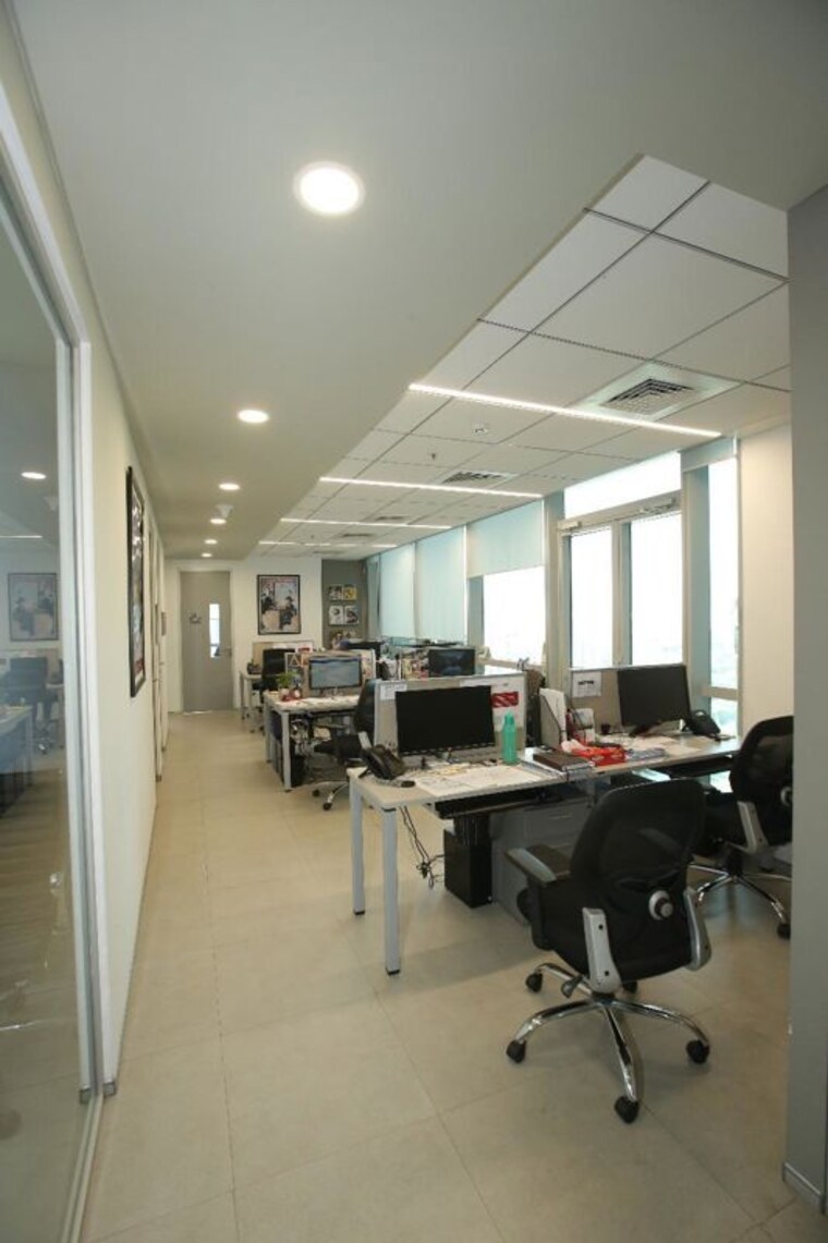 Parking, marathon-futurex Commercial Office Space 2100 Sq.Ft. In Lower Parel Mumbai 10699086