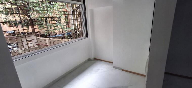 Room, navyug-niwas Commercial Office Space 800 Sq.Ft. In Grant Road Mumbai 10698697