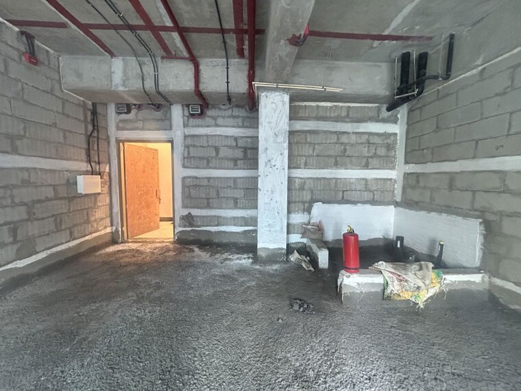  Parking, marathon-futurex Commercial Office Space 600 Sq.Ft. In Lower Parel Mumbai 10699101