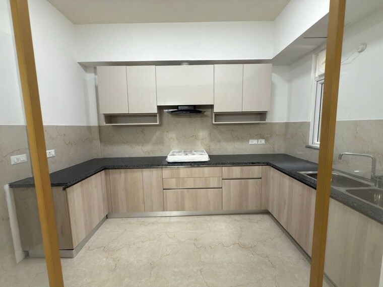 Kitchen, smart-world-orchard 3 Bedroom 1630 Sq.Ft. Apartment In Sector 61 Gurgaon 10699082