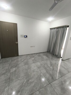 Room in 2 BHK Apartment at Dhanori – for Rent