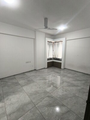 Room in 2 BHK Apartment at Dhanori – for Rent