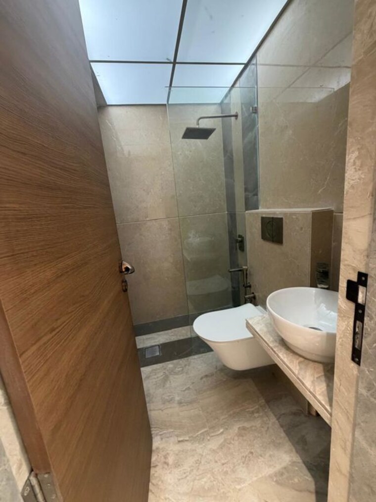 Bathroom, juhu 3 Bedroom 1240 Sq.Ft. Apartment In Juhu Mumbai 10699100